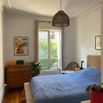 Cozy 2-Room Haussmann Apartment - Buttes Chaumont